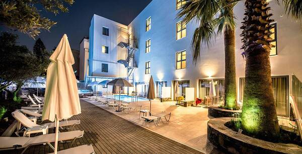 Pollis Hotel 4*