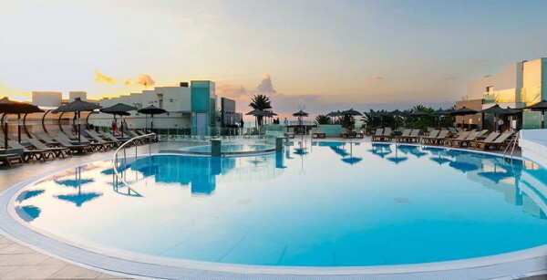 https://voyages.fram.fr/optiext/optiextension.dll?ID=hLKhGXiJKOmJVKmn8xB%2BCAYWaIuI9PfJcanyVawY1pK%2BhsfxUADD0b3FkKD6K54L6i7wEeGdj1NWsAn2XQULPMFG_a304NNJrrEbs9NY
